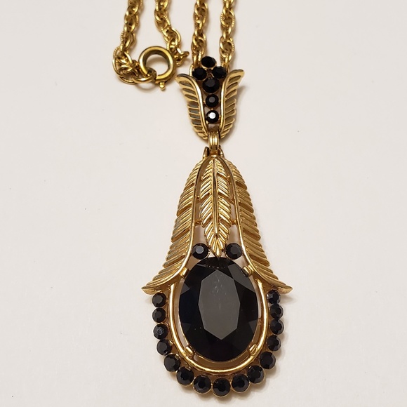 Jewelry - Vintage Black Rhinestone Gold Tone Necklace